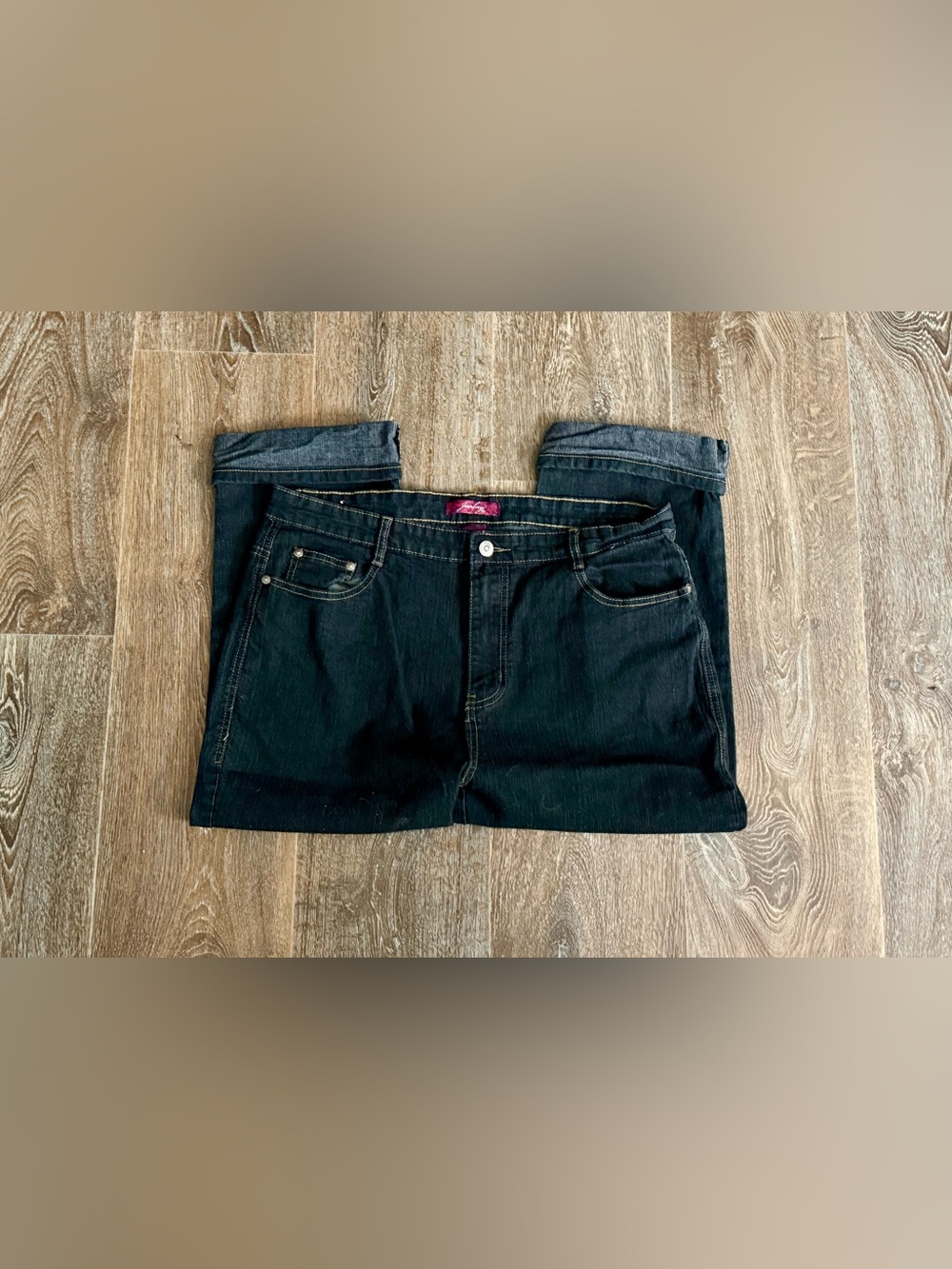 Women’s Jeanbay Cropped Jeans Size 16